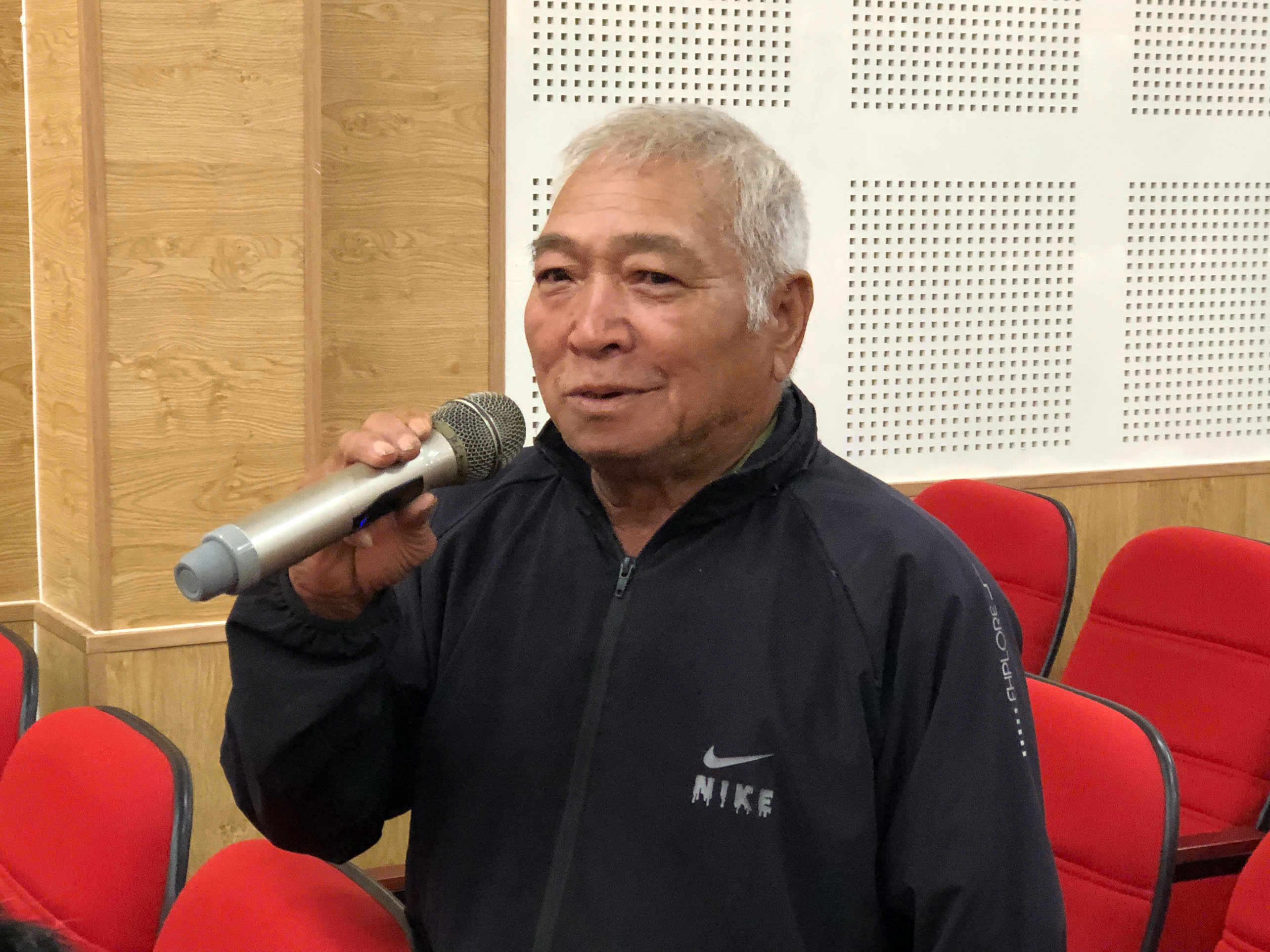 Đại biểu góp y 3